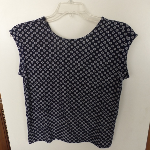 Banana Republic top - navy blue with circle pattern NWT - Picture 1 of 4